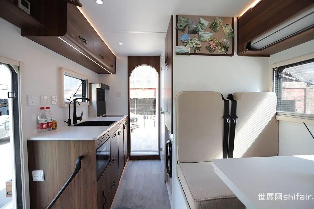 “出行无忧”,巨信无忧3.0参展第26届北京国际房车露营展览会_6