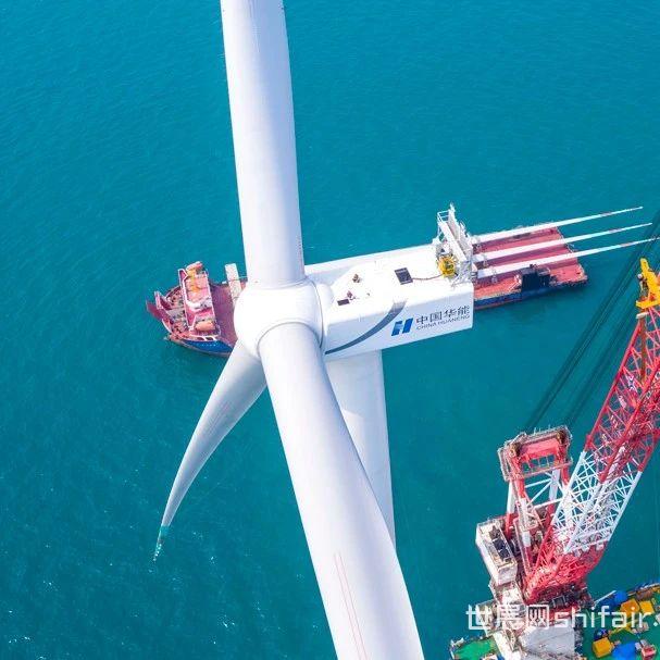 中国华能临高海上风电项目首台风机安装成功